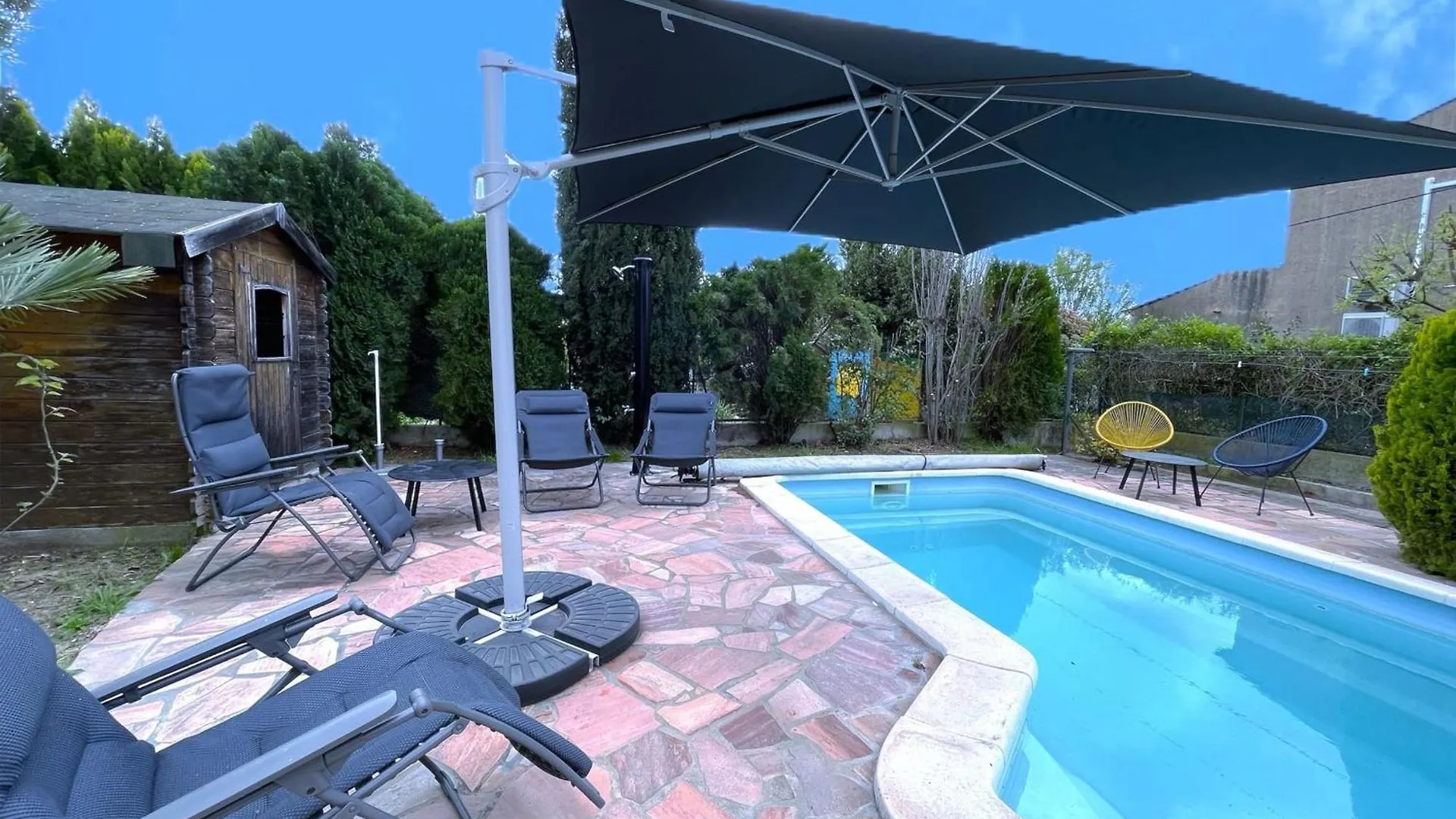 Contactos de Villa Constance - Swimming Pool & Parking - Sleeps 8